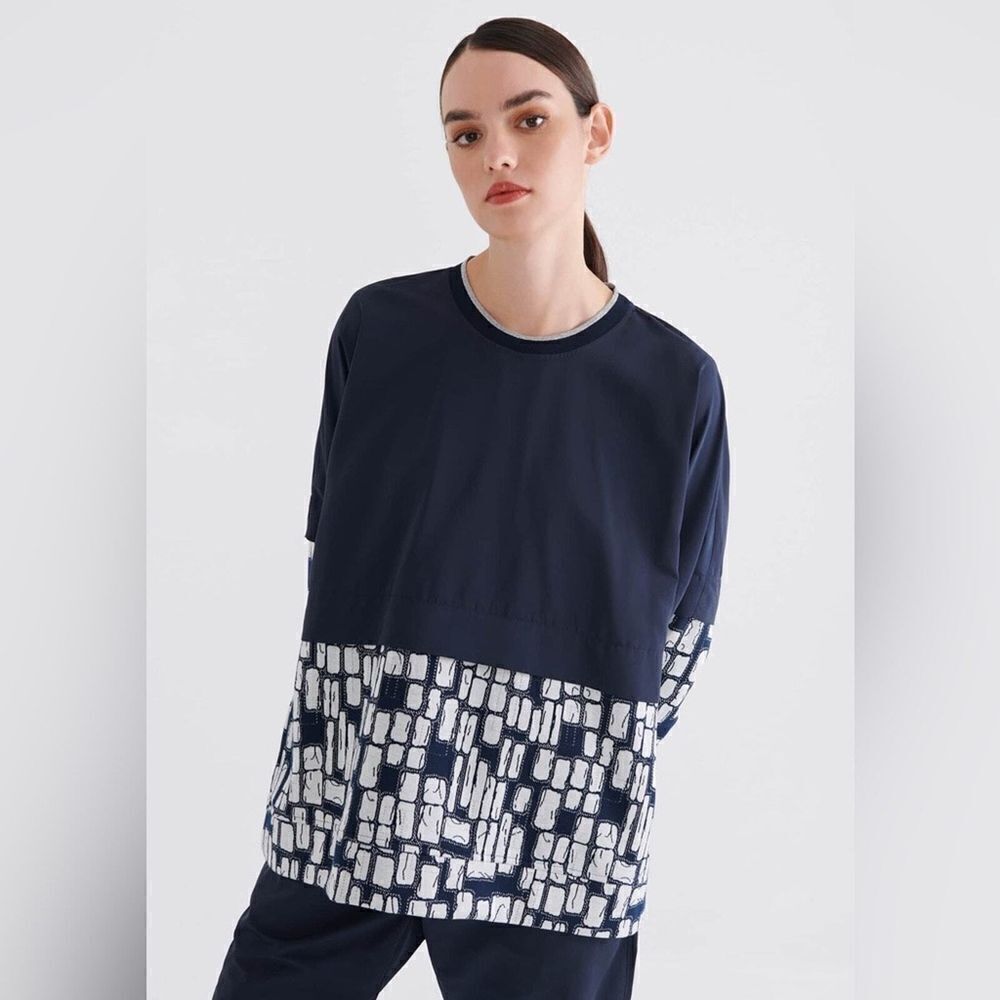Roman Navy Blue Long Sleeve Top with‎ Geometric Pattern Print